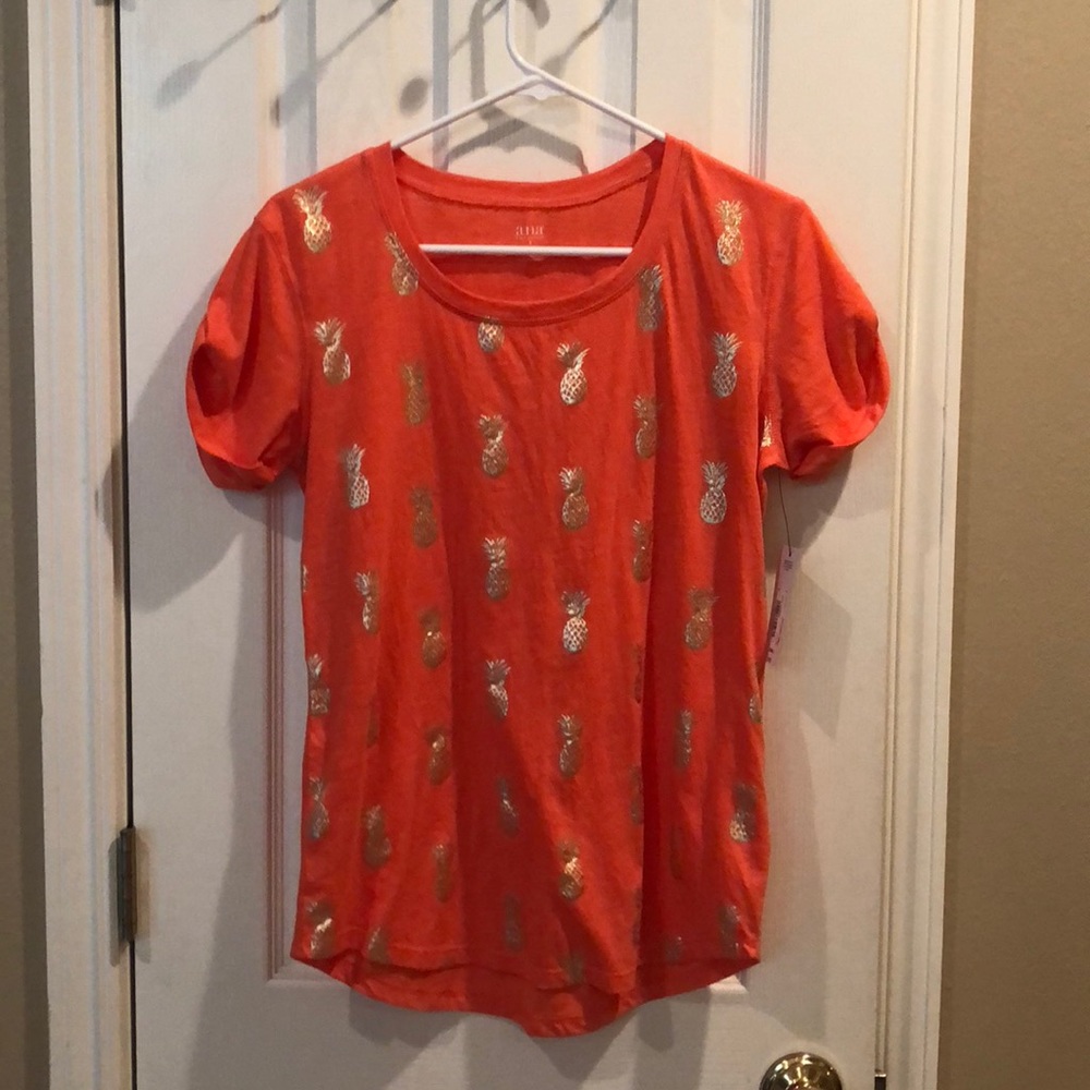 t- shirt with pineapples